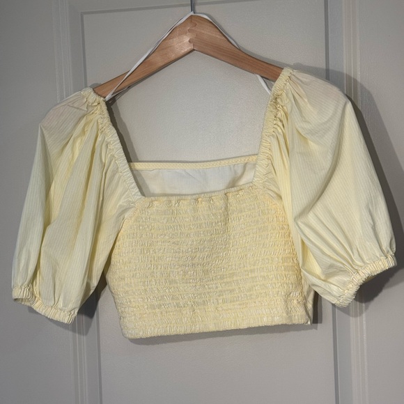 NWT Aerie Pastel Yellow Striped Puff Sleeve Crop Top Size Medium - Picture 3 of 7